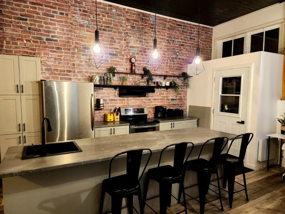 Loft Style Industriel-Centre-Ville+Parking Gratuit Quebec City Bilik gambar