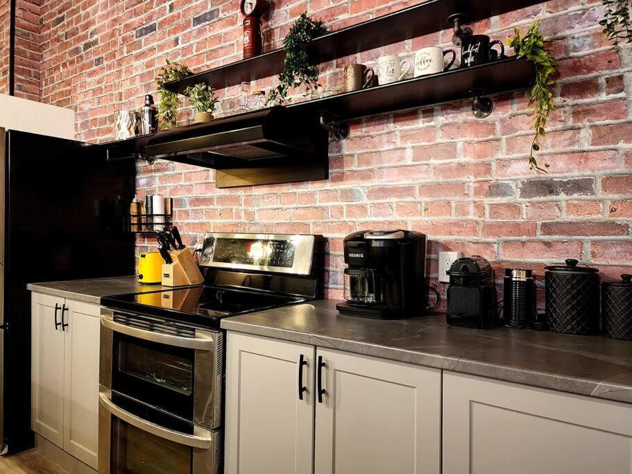 Loft Style Industriel-Centre-Ville+Parking Gratuit Quebec City Bilik gambar