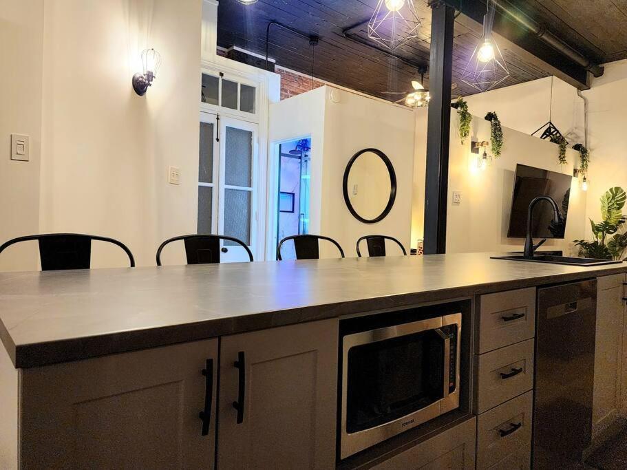 Loft Style Industriel-Centre-Ville+Parking Gratuit Quebec City Bilik gambar